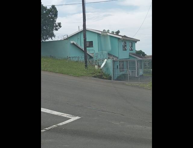 3 BEDROOM HOUSE FOR SALE IN UMLAZI Z